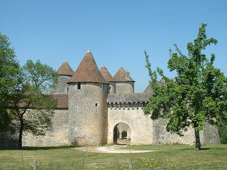 CHATEAU DE FORGES : un château fort