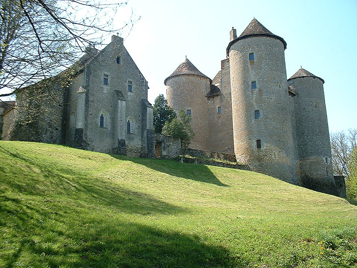 CHATEAU DE FORGES : un château fort